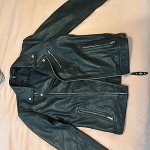 Men's Sleek Black Leather Jacket